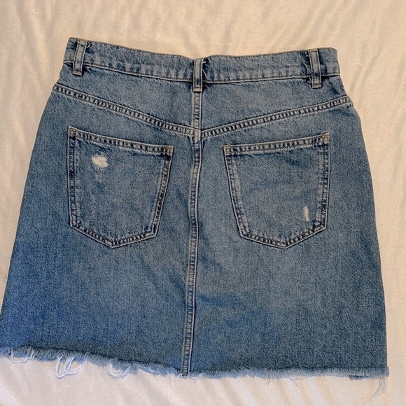 We The Free Hallie Women’s Midstone Blue Denim Distressed Mini Skirt Size 29 - Picture 3 of 6